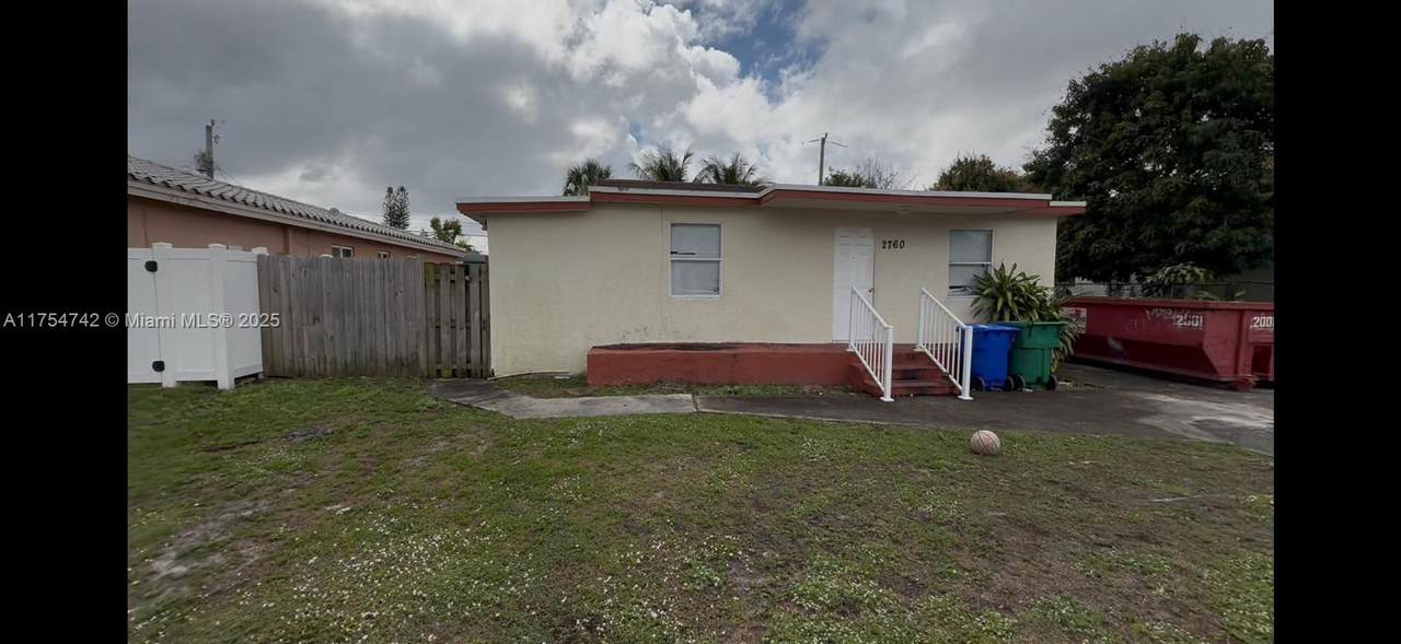 2760 11th Ct - Photo 1