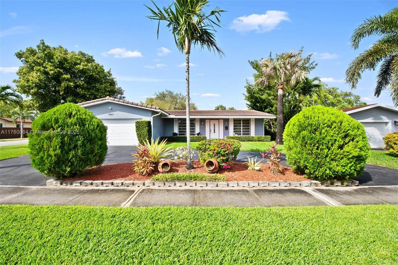 3641 Thomas St - Photo 1