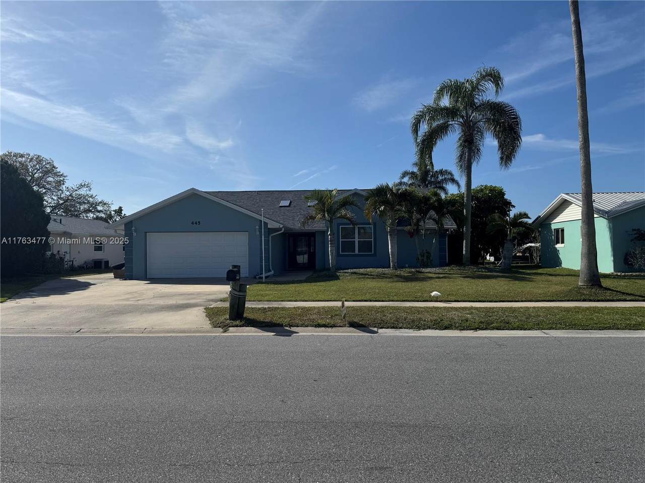 445 Diana Blvd - Photo 1