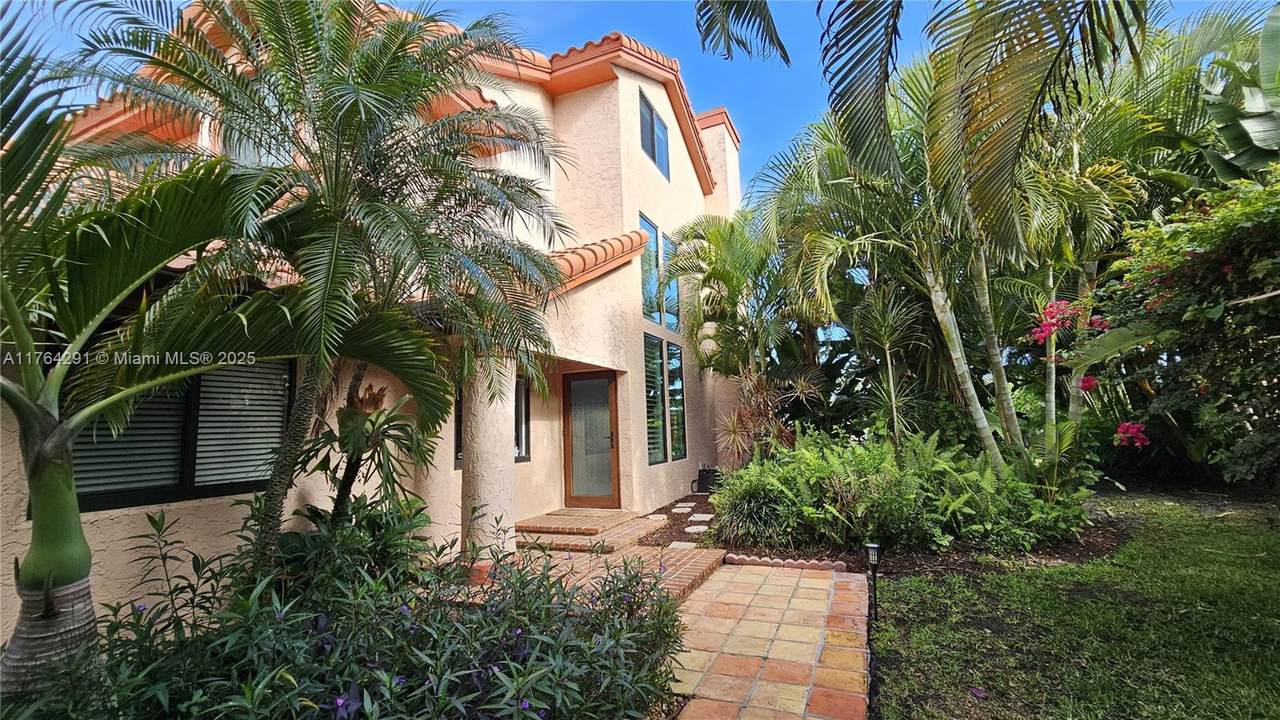 https://bt-photos.global.ssl.fastly.net/miami/1280_boomver_1_A11764291-2.jpg