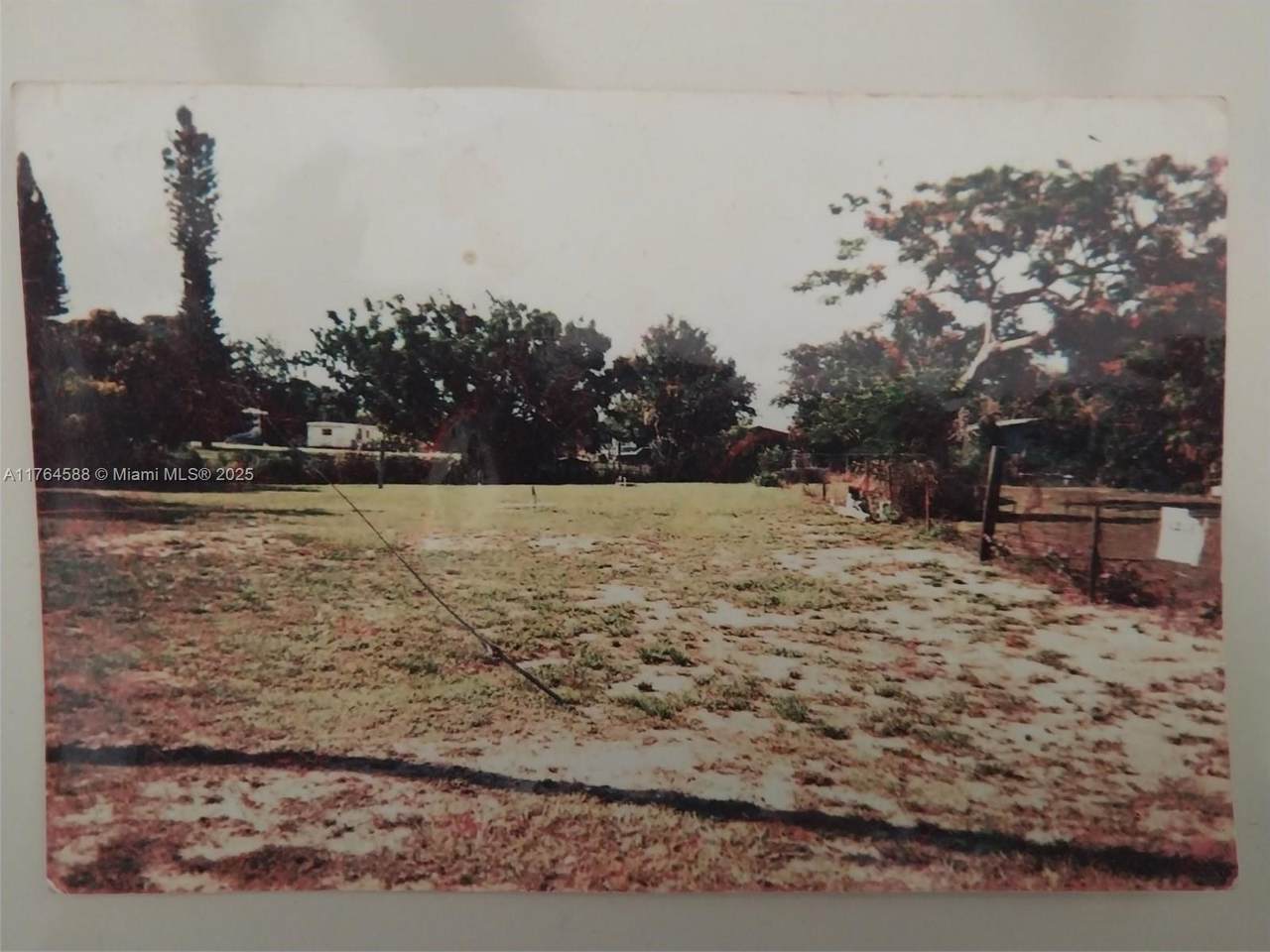 110 Bethune St - Photo 1