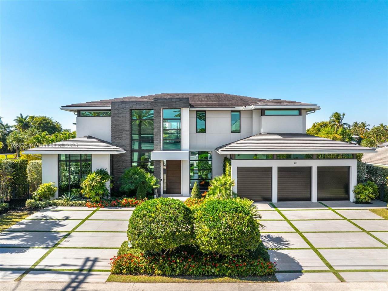22 Isla Bahia Dr - Photo 1