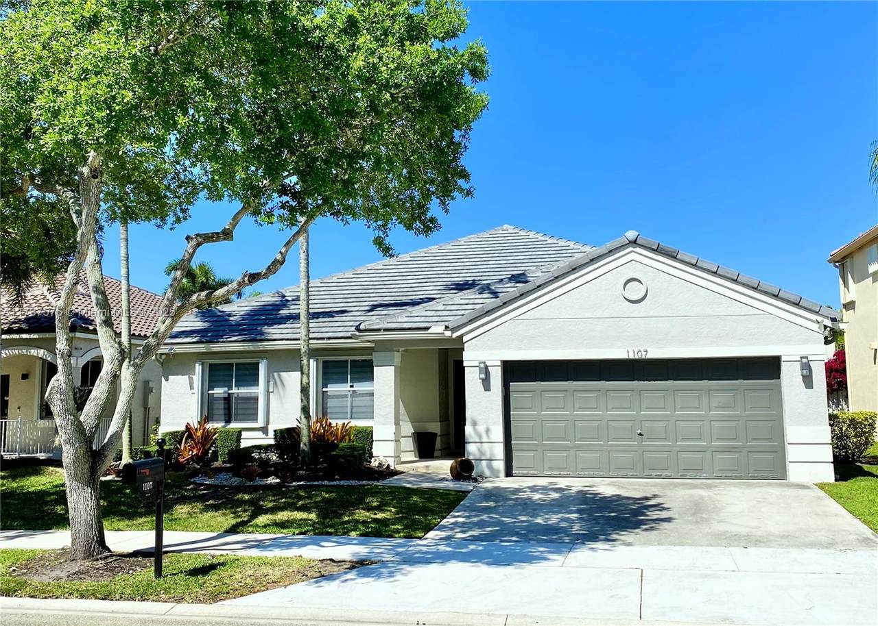 1107 Fairfield Meadows Dr - Photo 1