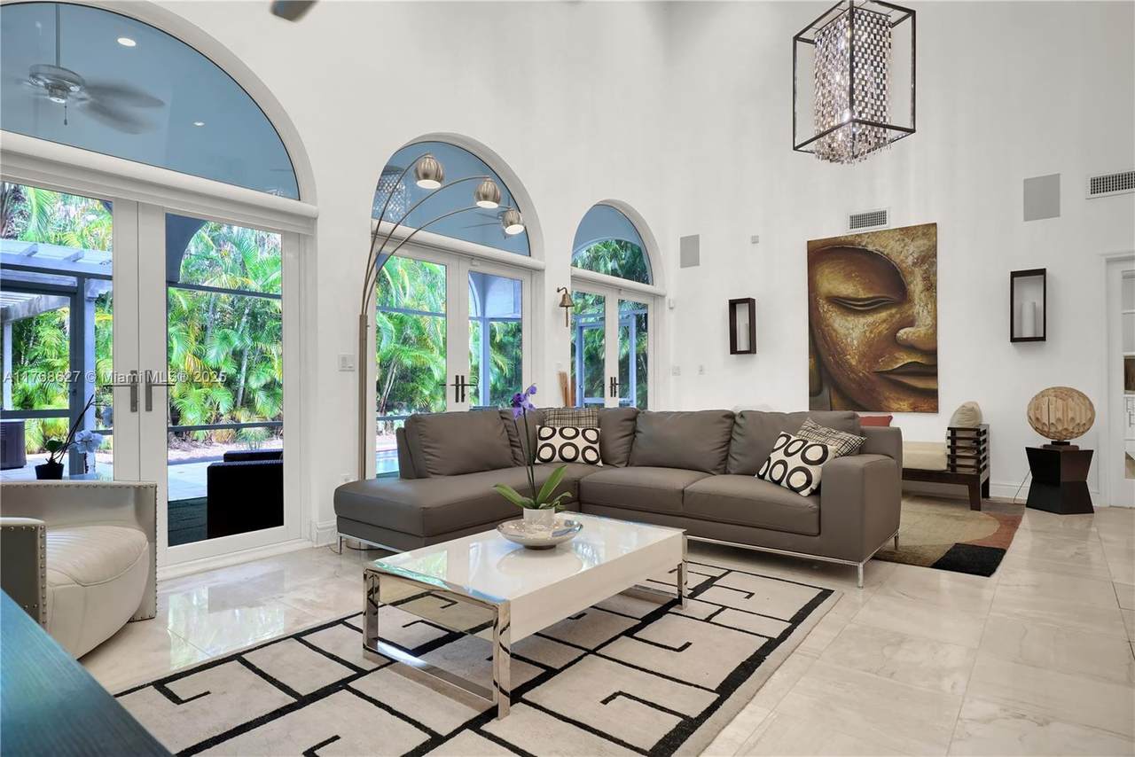 https://bt-photos.global.ssl.fastly.net/miami/1280_boomver_1_A11768627-2.jpg
