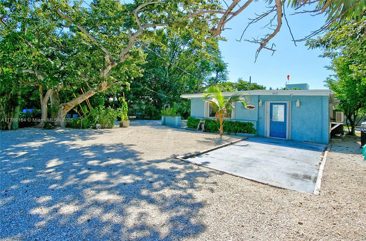158 Pearl Ave - Photo 1