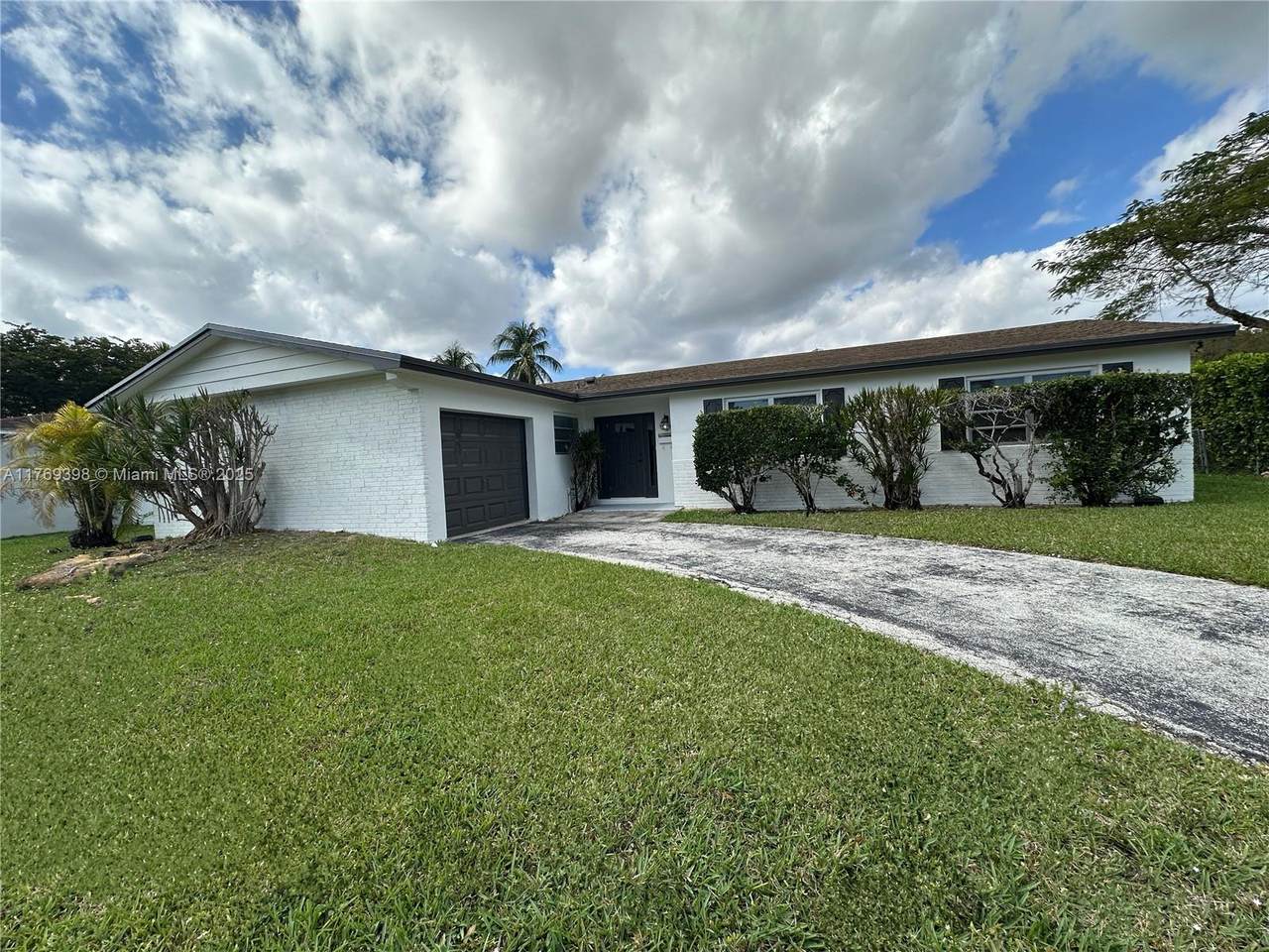 10475 96th Ter - Photo 1