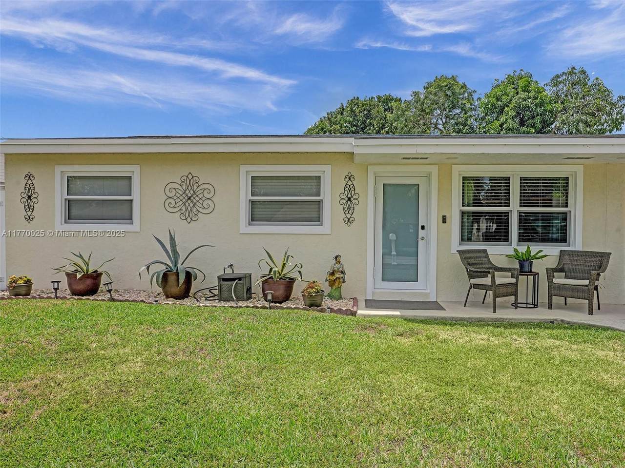 7140 Mcclellan St - Photo 1
