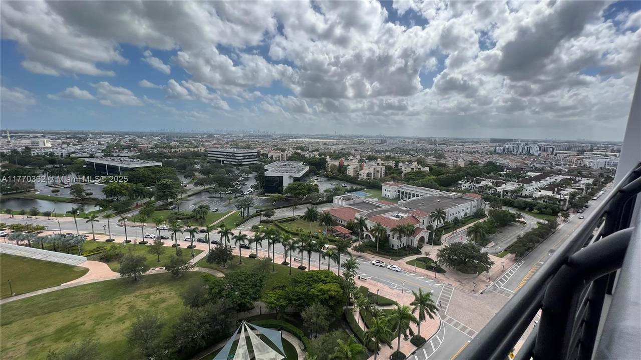 https://bt-photos.global.ssl.fastly.net/miami/1280_boomver_1_A11770362-2.jpg