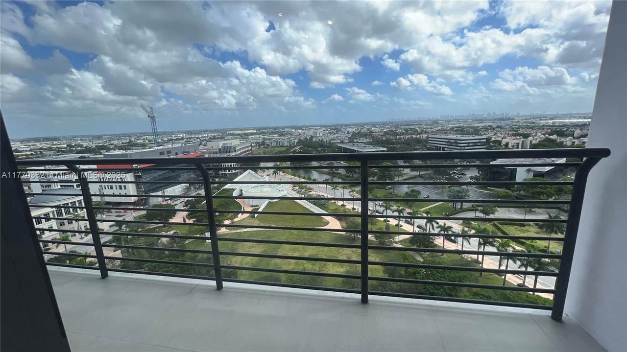 https://bt-photos.global.ssl.fastly.net/miami/1280_boomver_1_A11770362-2.jpg