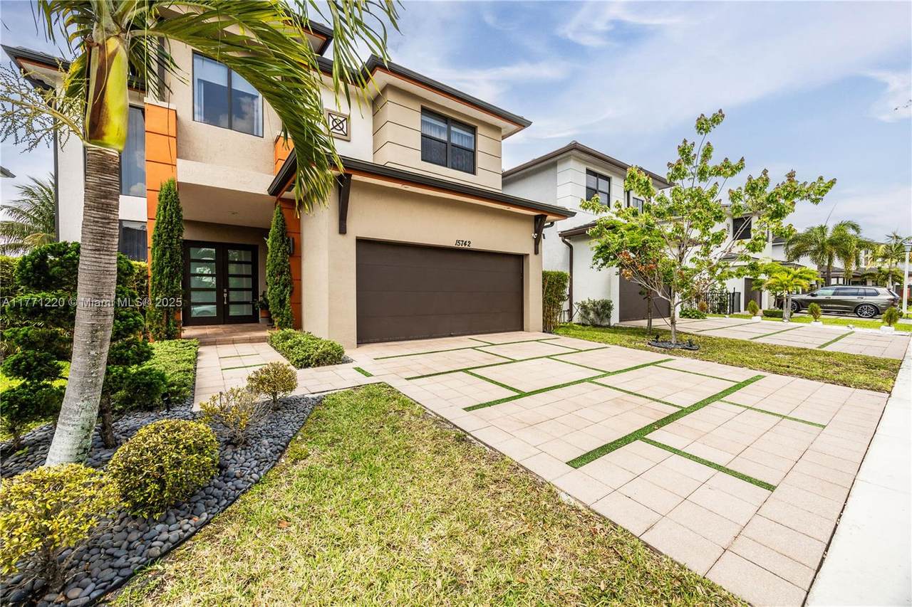 15742 88th Ave - Photo 1