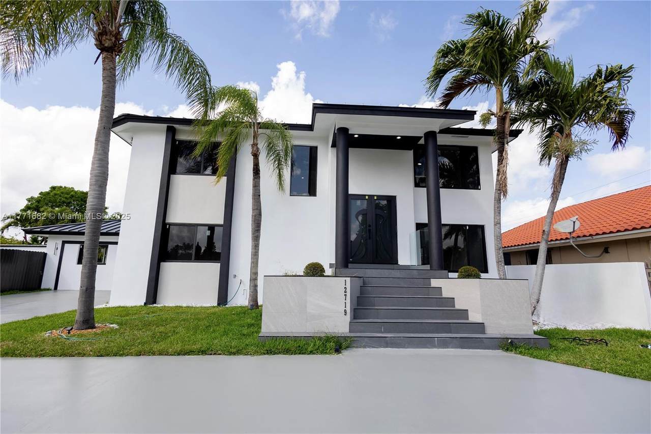 12719 sw 28th Ter - Photo 1