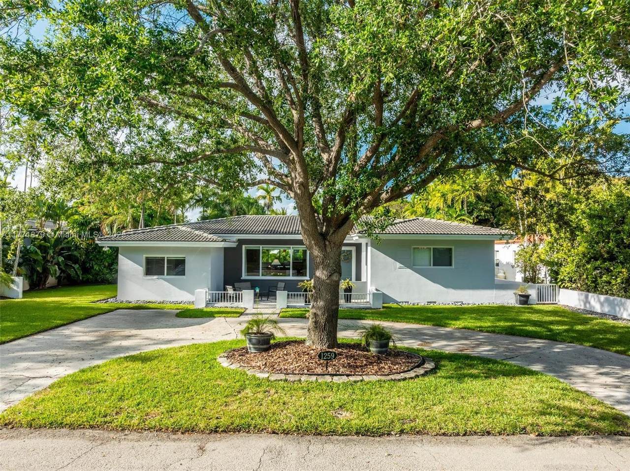 1259 98th St - Photo 1