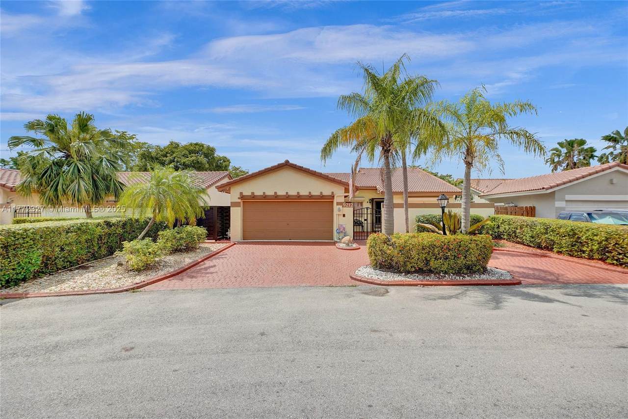 9212 151st Ct - Photo 1