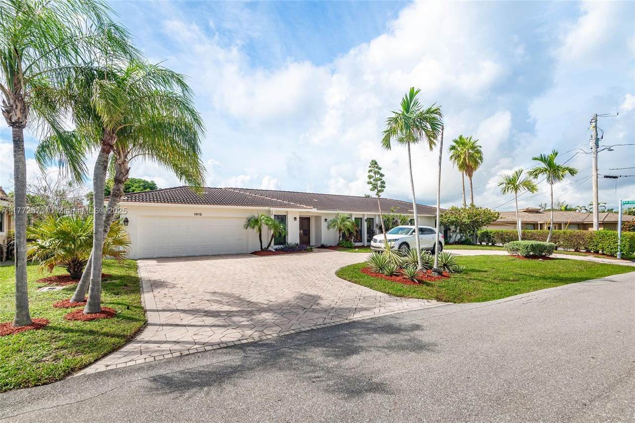 1912 Ocean Mist Dr - Photo 1