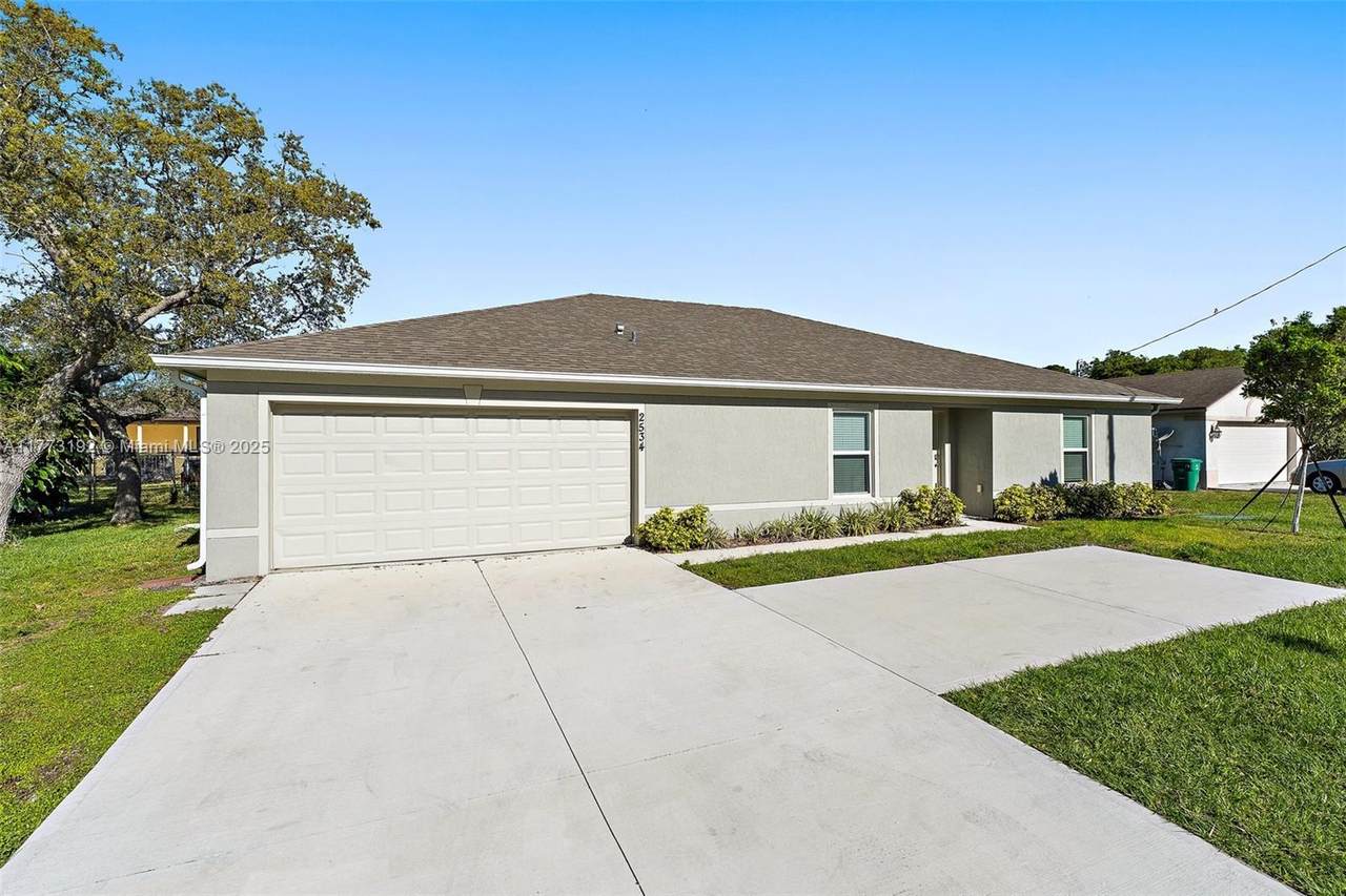 2534 Floresta Dr - Photo 1