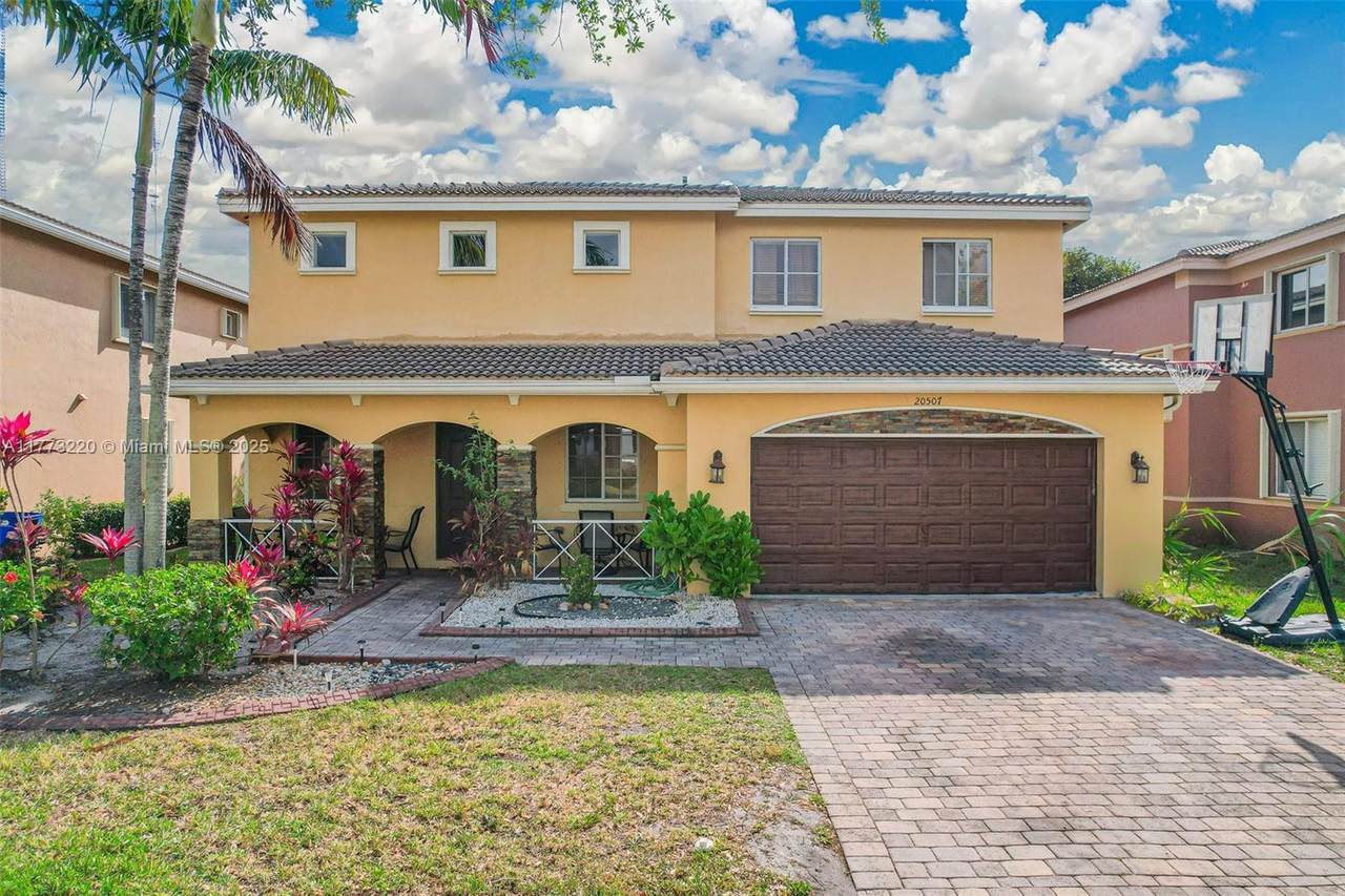 20507 9th Ave - Photo 1