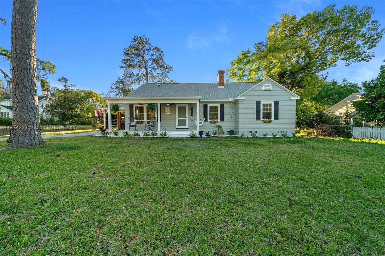 308 12th - Photo 1