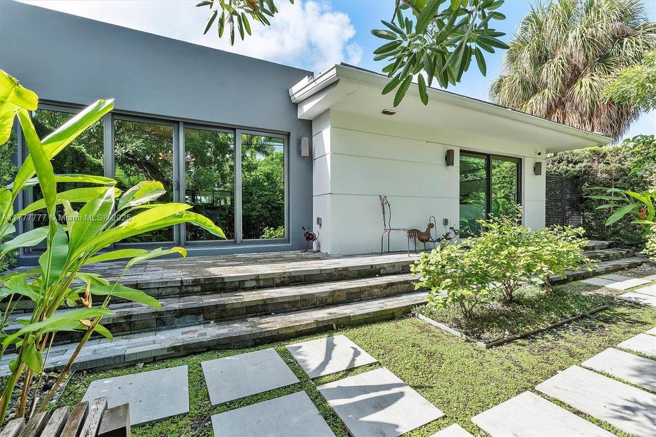 https://bt-photos.global.ssl.fastly.net/miami/1280_boomver_1_A11777777-2.jpg