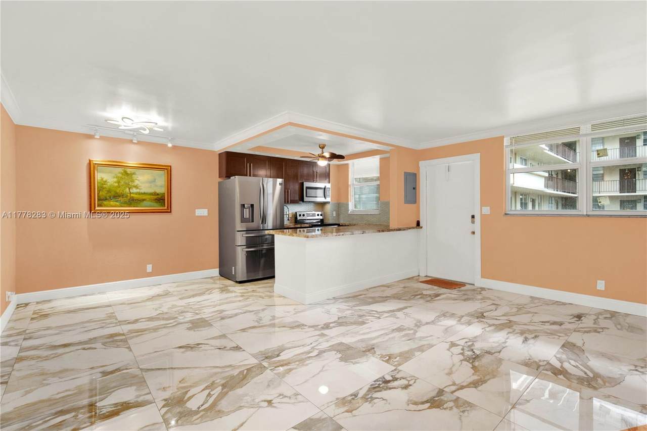 1811 Jefferson St - Photo 1