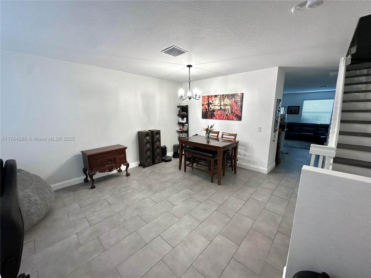 https://bt-photos.global.ssl.fastly.net/miami/1280_boomver_1_A11784286-2.jpg