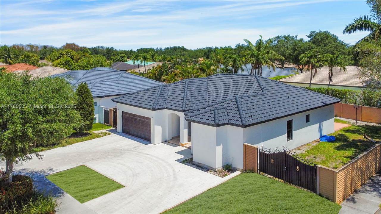 16239 91st Ct - Photo 1