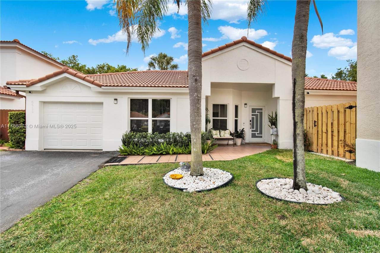 5566 102nd Pl - Photo 1