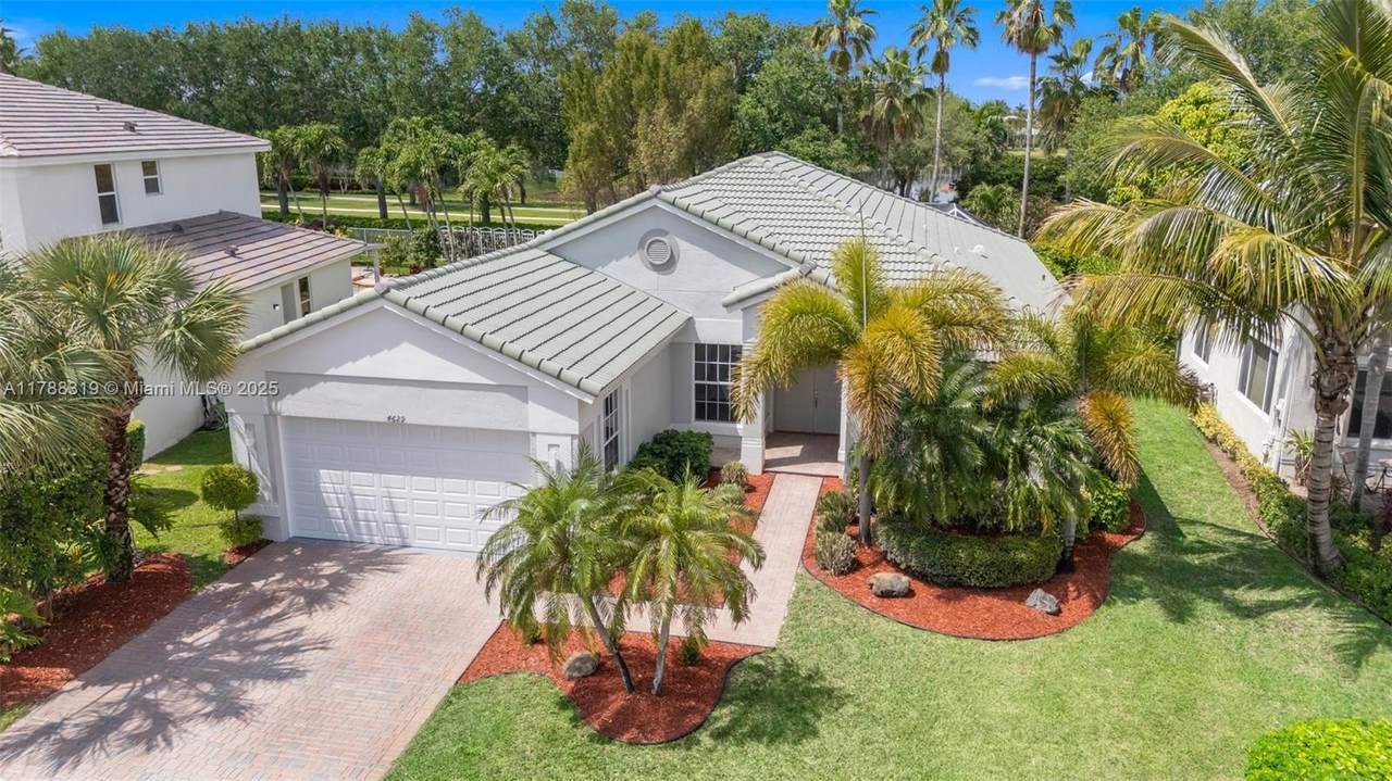 4629 Mariners Cove Dr - Photo 1