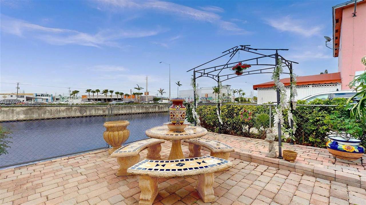 https://bt-photos.global.ssl.fastly.net/miami/1280_boomver_1_A11789774-2.jpg