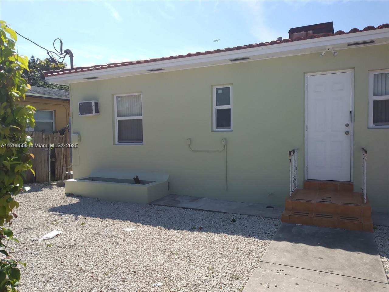 503 19th Ave - Photo 1