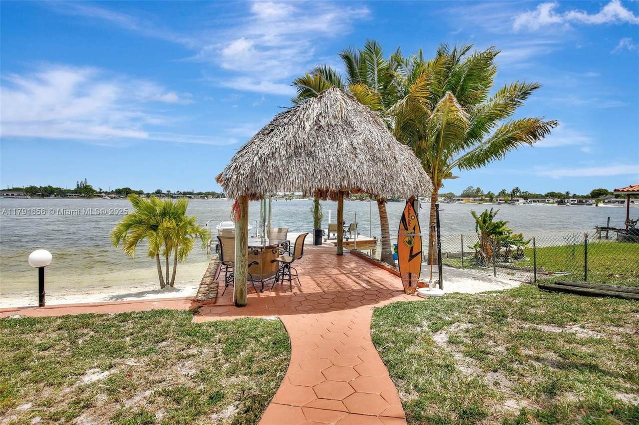 https://bt-photos.global.ssl.fastly.net/miami/1280_boomver_1_A11791656-2.jpg