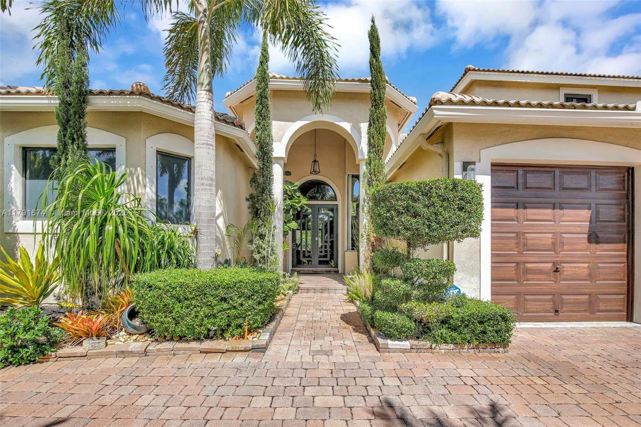 https://bt-photos.global.ssl.fastly.net/miami/1280_boomver_1_A11791674-2.jpg