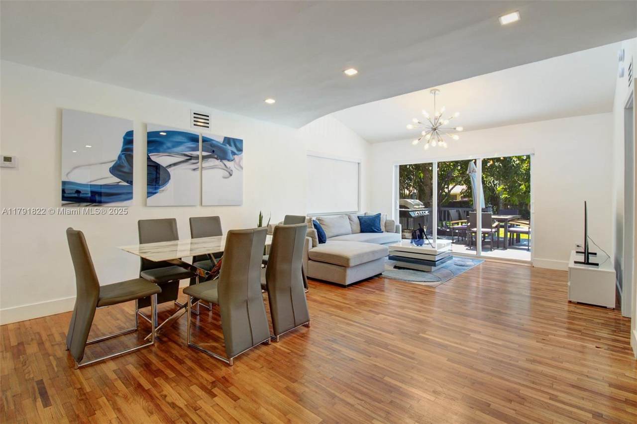 360 116th St - Photo 1