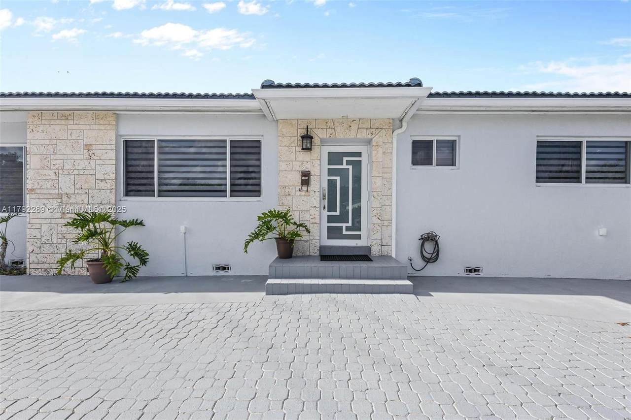 https://bt-photos.global.ssl.fastly.net/miami/1280_boomver_1_A11792289-2.jpg