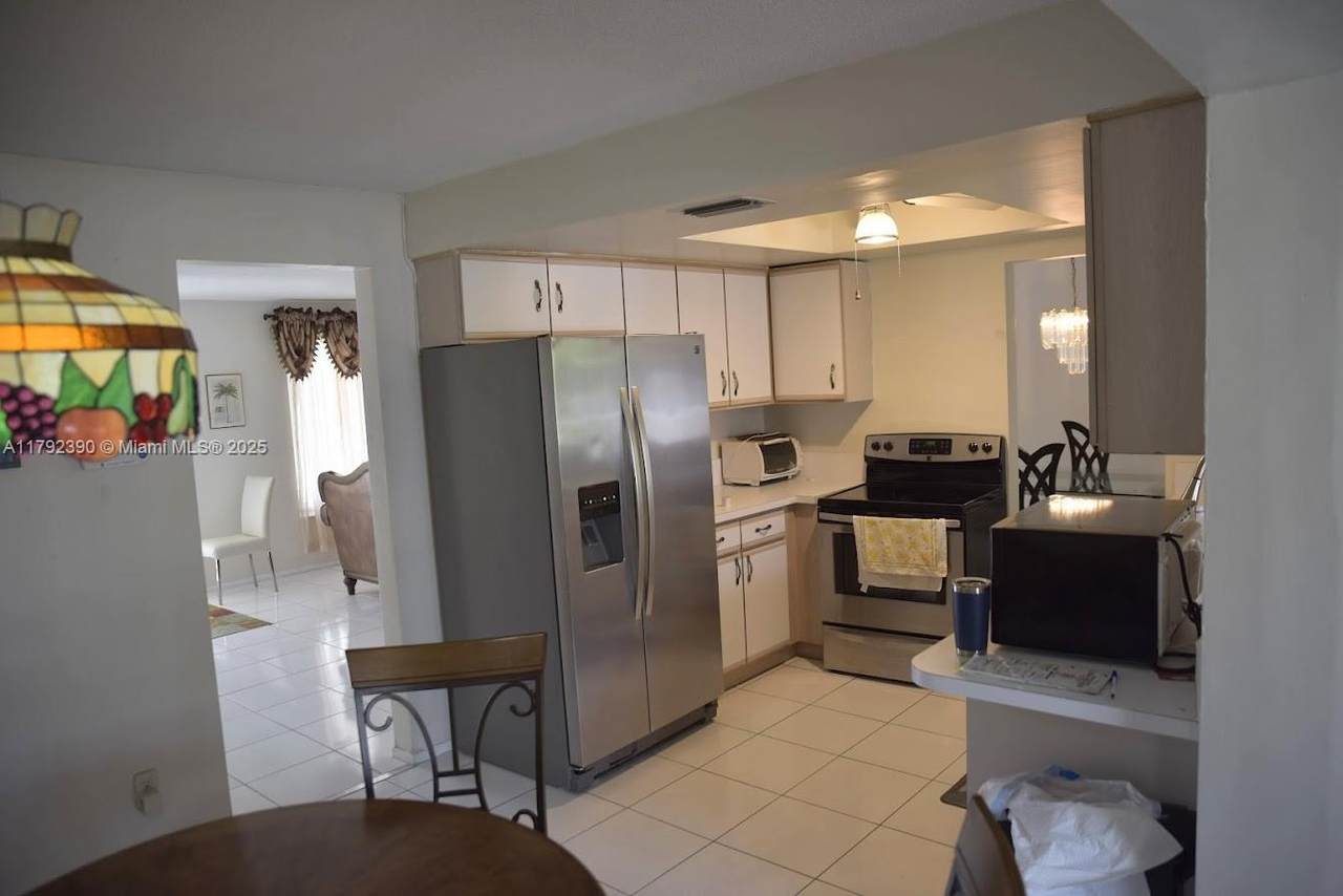 https://bt-photos.global.ssl.fastly.net/miami/1280_boomver_1_A11792390-2.jpg