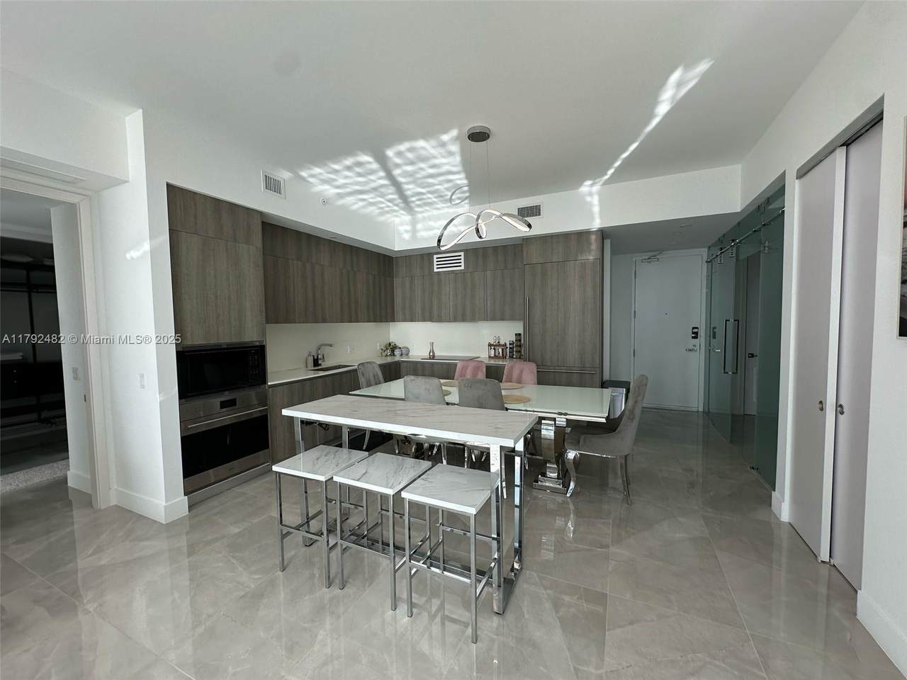https://bt-photos.global.ssl.fastly.net/miami/1280_boomver_1_A11792482-2.jpg