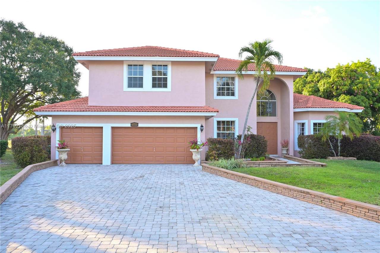 6777 44th Ct - Photo 1