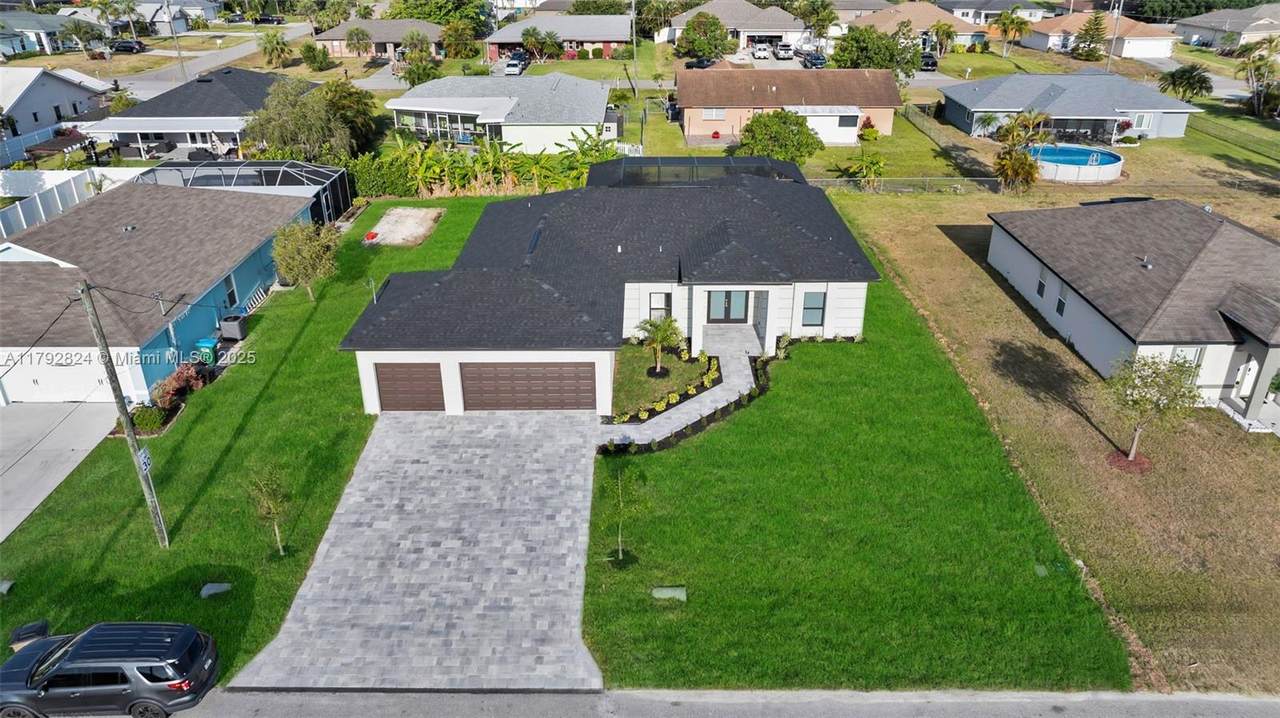 1006 6th Ave - Photo 1