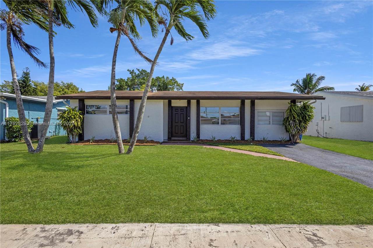 11450 45th Pl - Photo 1
