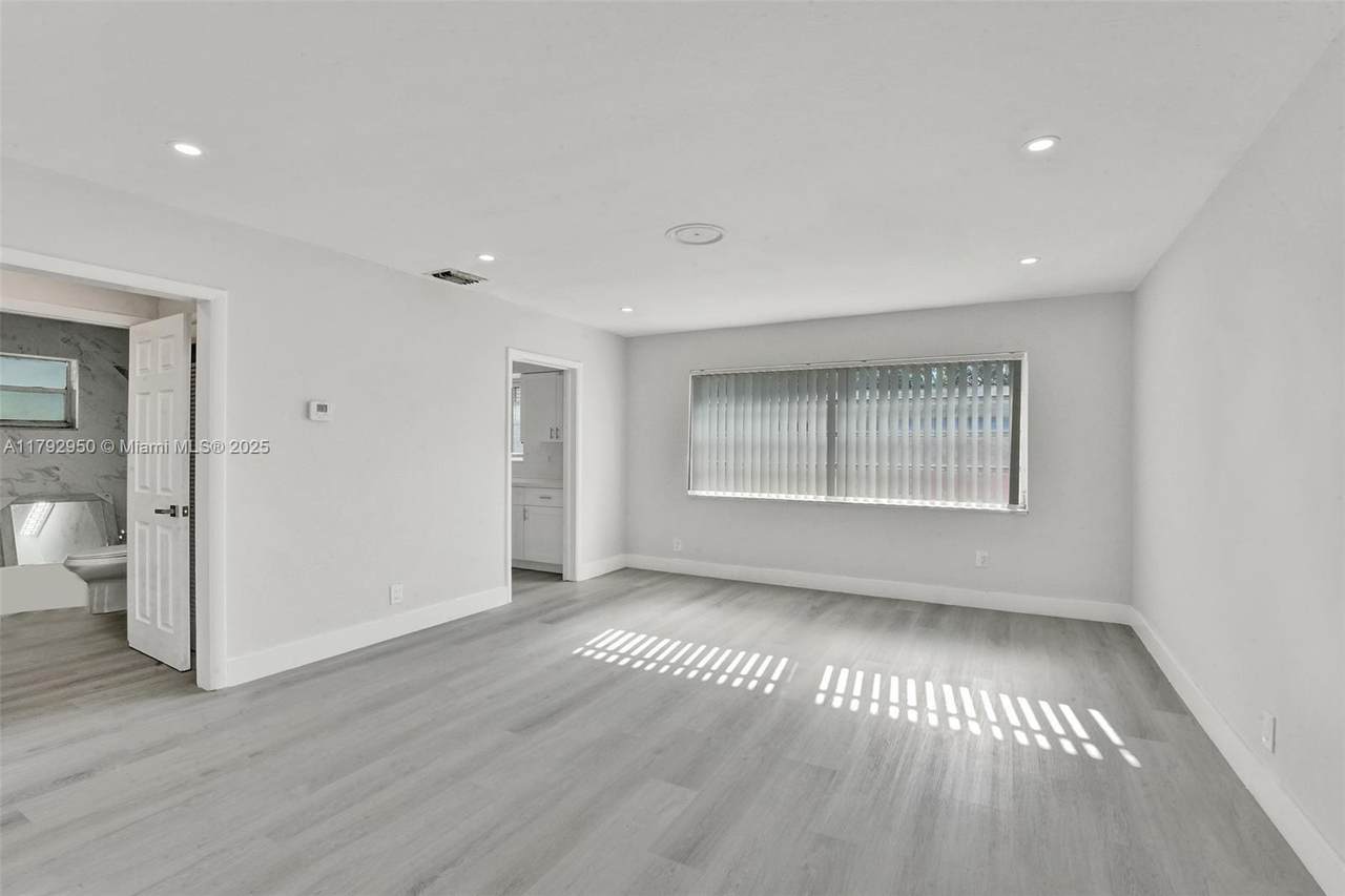 https://bt-photos.global.ssl.fastly.net/miami/1280_boomver_1_A11792950-2.jpg