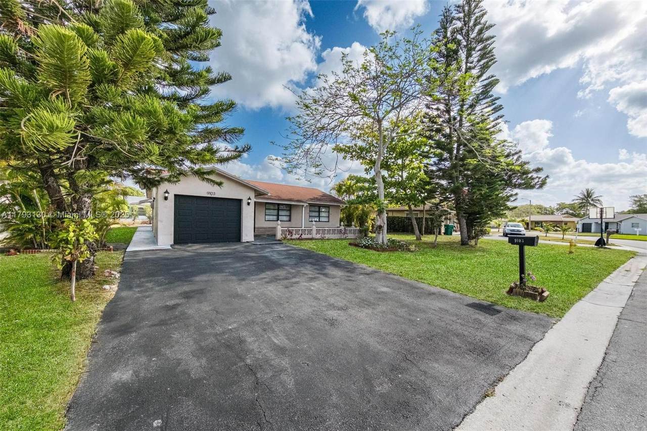 9103 81st Ct - Photo 1
