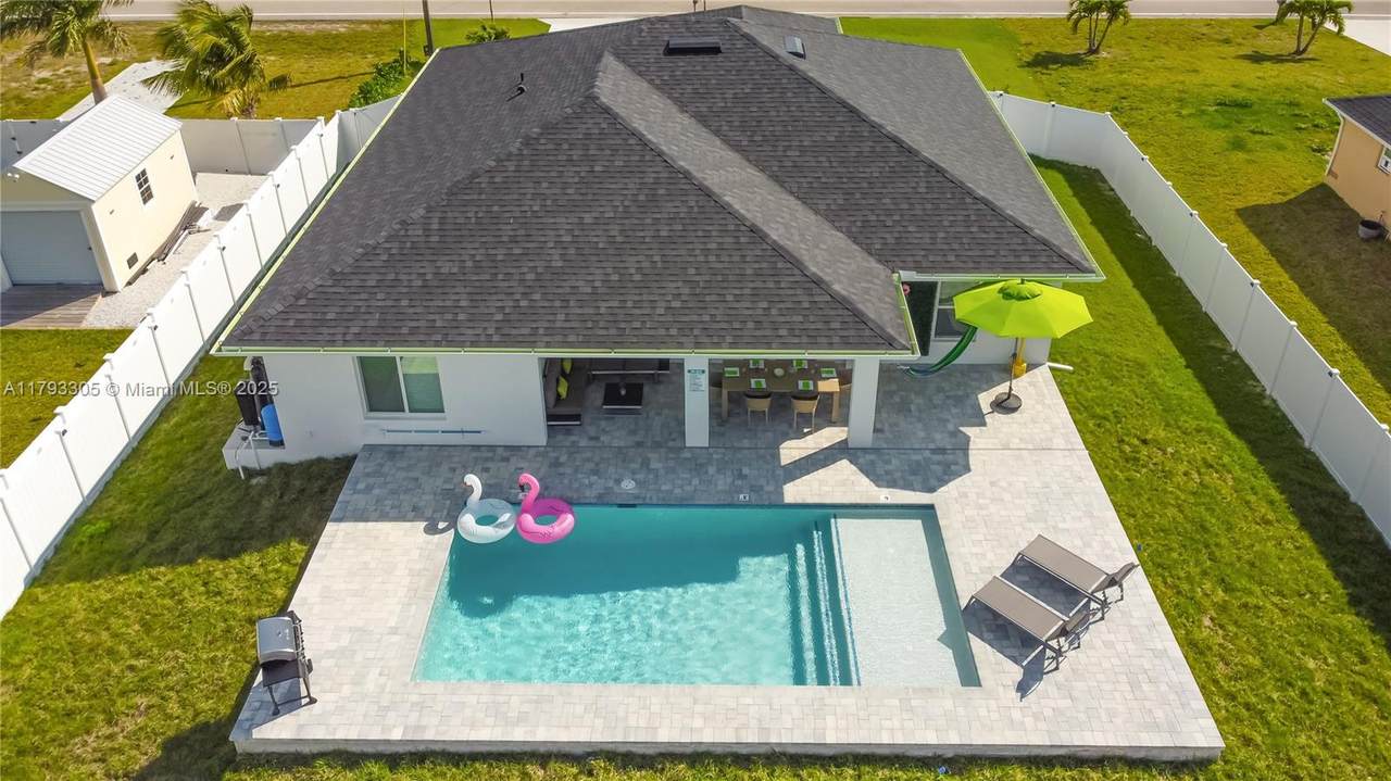 4405 Jacaranda Pkwy W - Photo 1