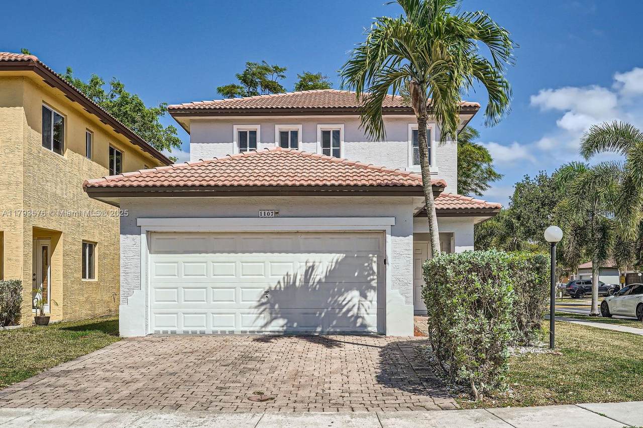 1107 41st Ave - Photo 1