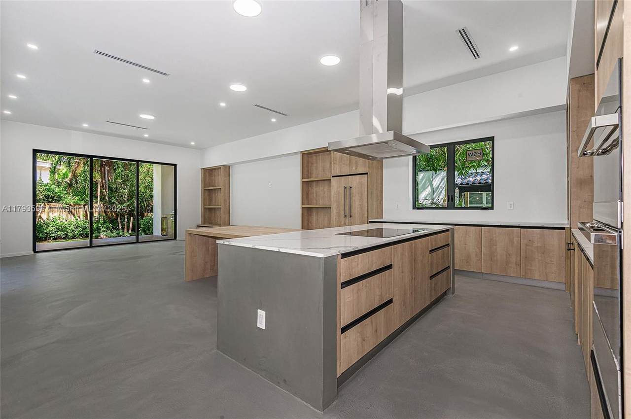 https://bt-photos.global.ssl.fastly.net/miami/1280_boomver_1_A11793599-2.jpg