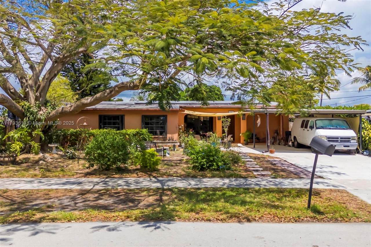 9341 Marine Dr - Photo 1