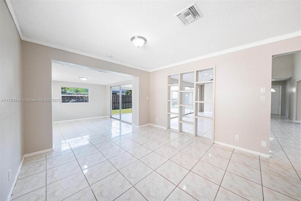https://bt-photos.global.ssl.fastly.net/miami/1280_boomver_1_A11793648-2.jpg