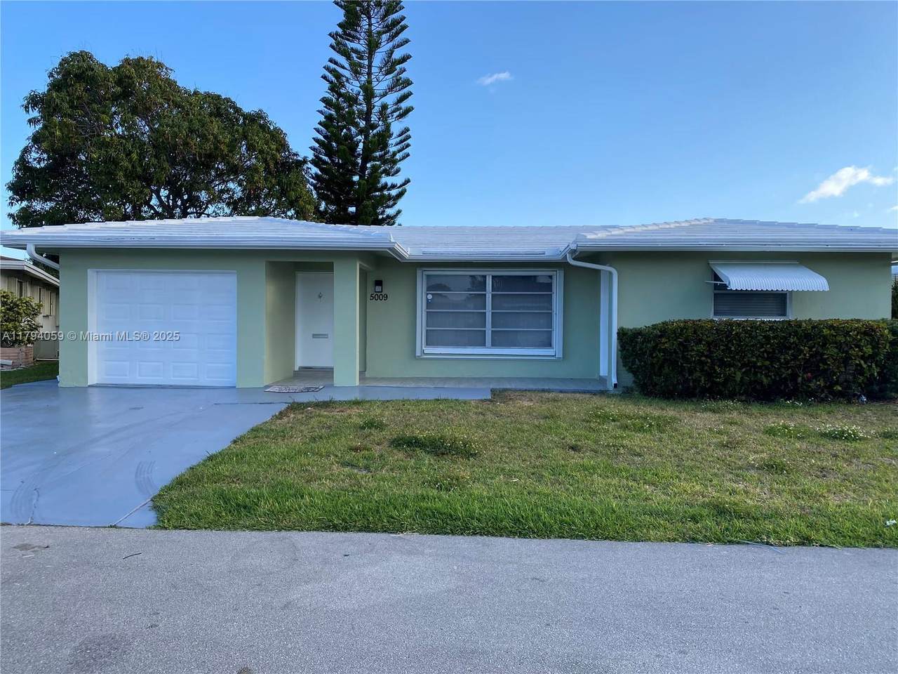 5009 51st Ct - Photo 1
