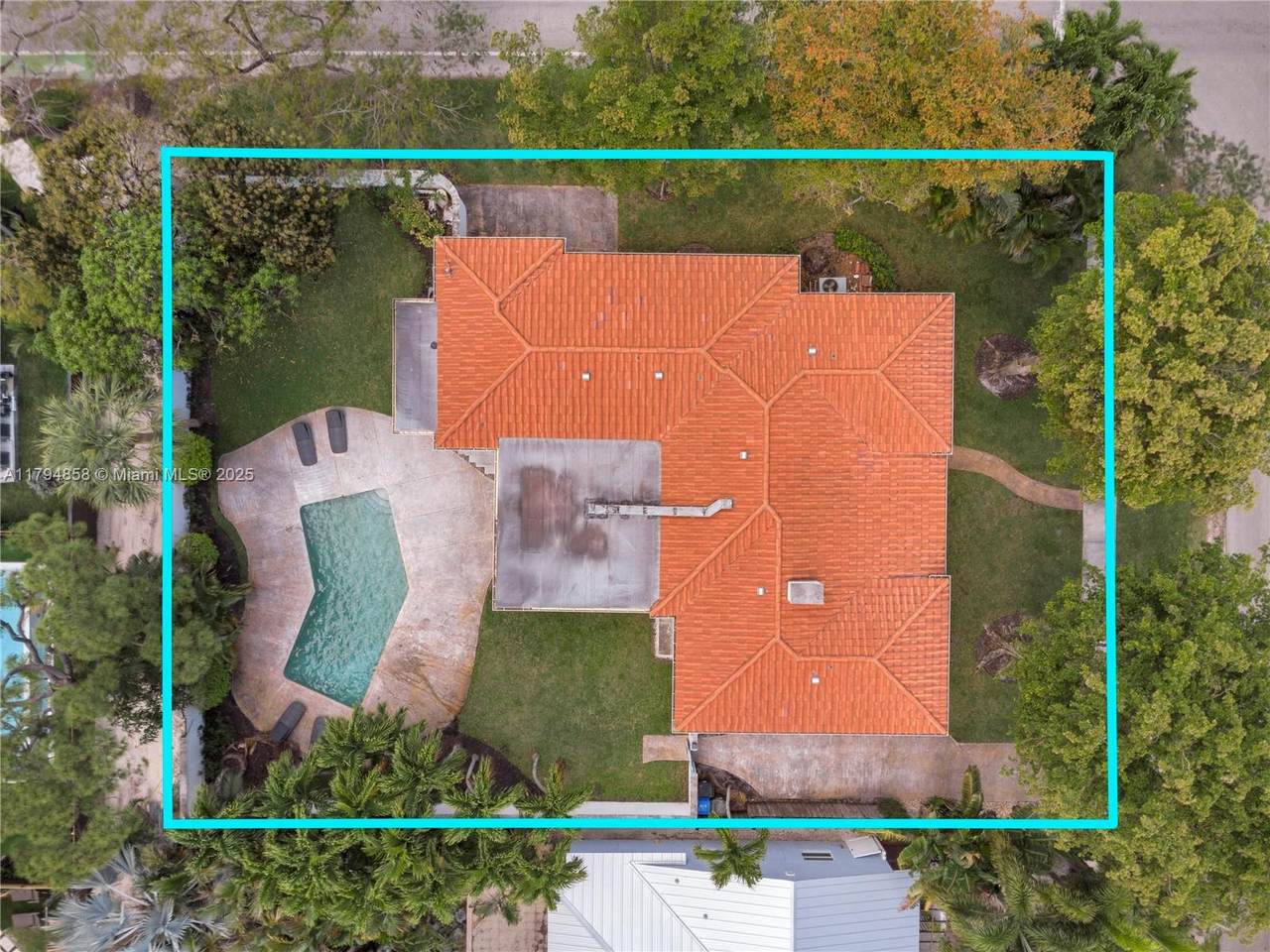549 12th Ave - Photo 1