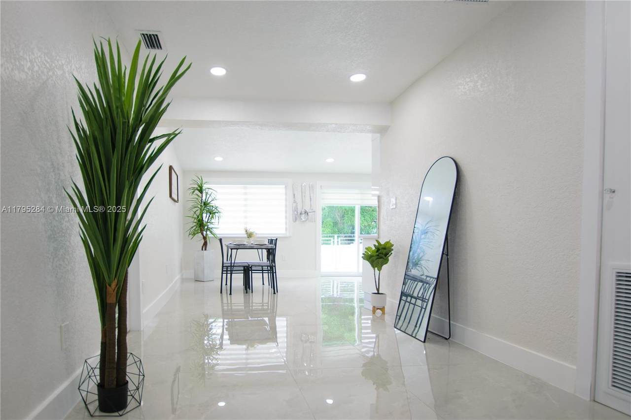 https://bt-photos.global.ssl.fastly.net/miami/1280_boomver_1_A11795284-2.jpg
