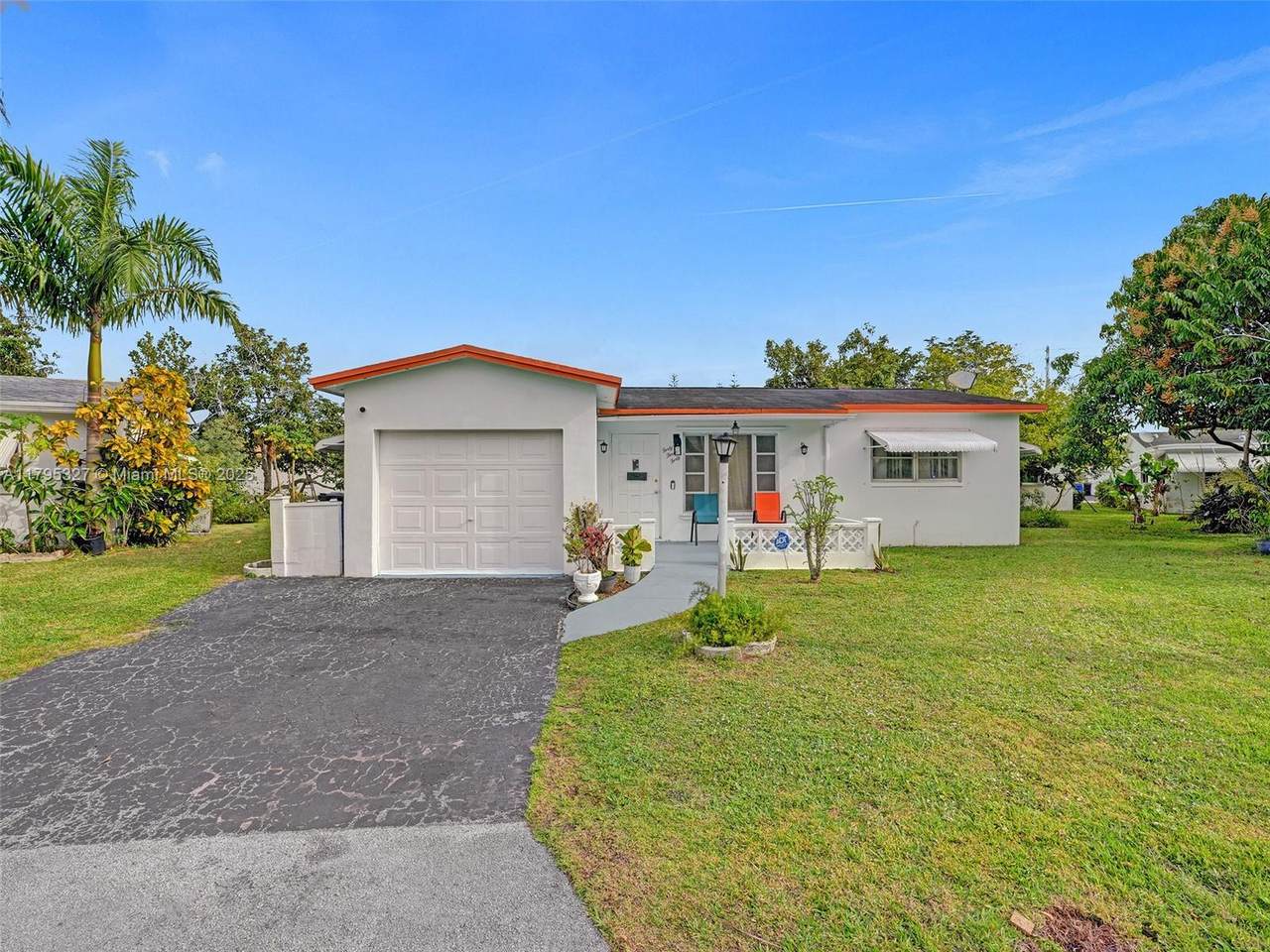 4340 46th Ter - Photo 1