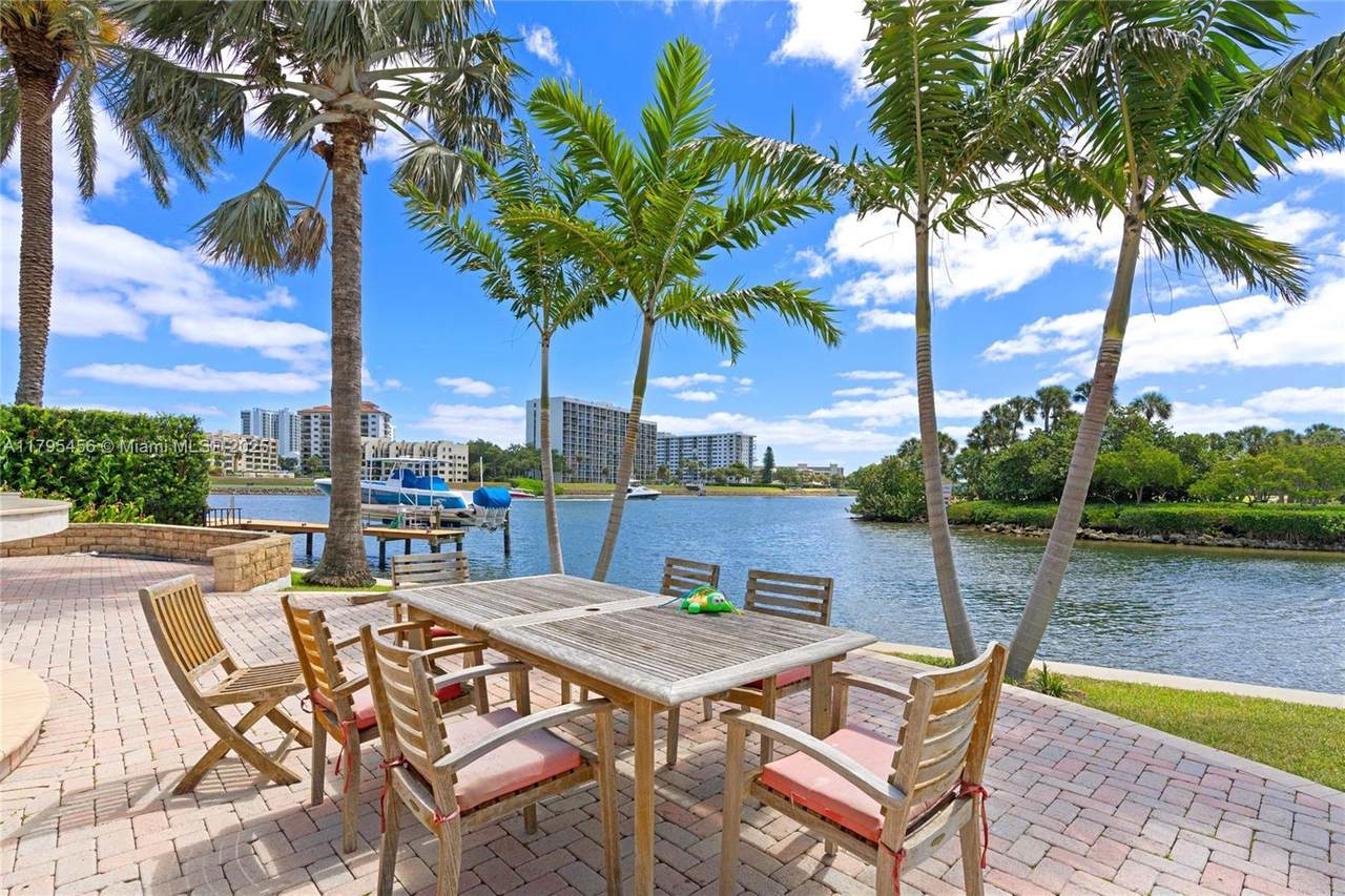 https://bt-photos.global.ssl.fastly.net/miami/1280_boomver_1_A11795456-2.jpg